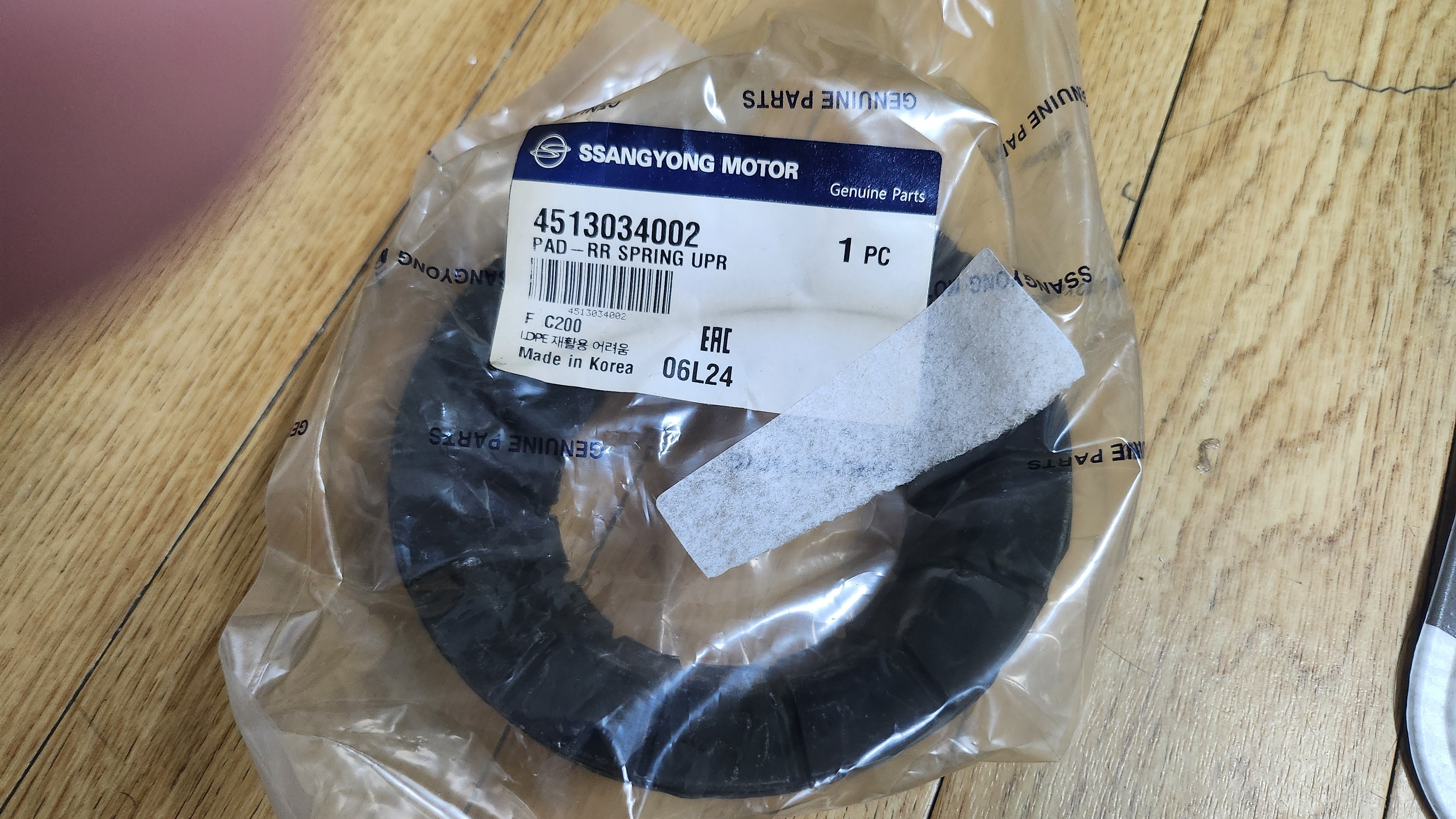 #6574 Poland 4902035103-CABLE ASSY-PARKING BRAKE RR-RH