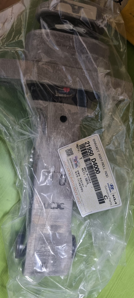 21950D4000-BRACKET ASSY-ROLL ROD