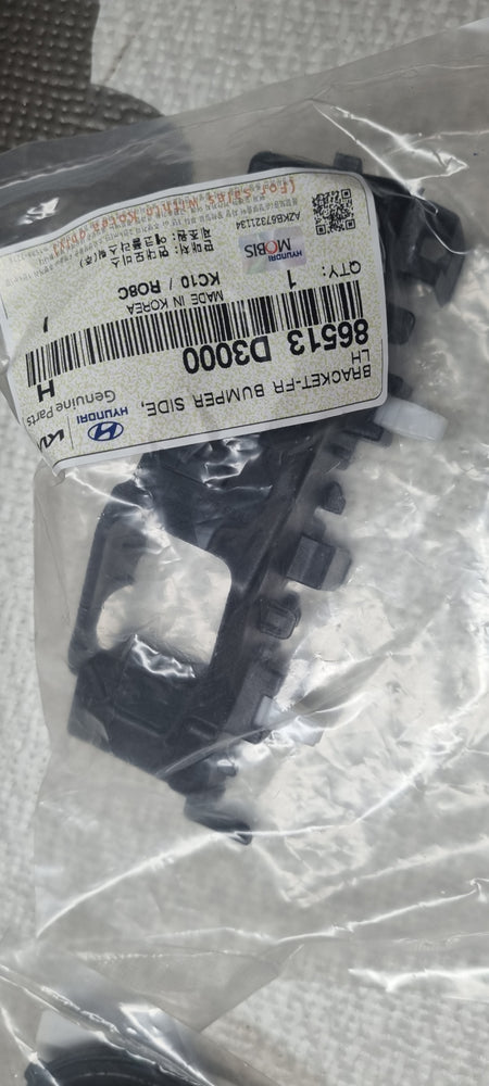 86513D3000-BRACKET-FR BUMPER SIDE LH
