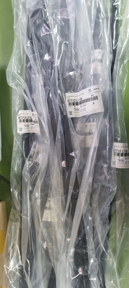 87712L1100-GARNISH ASSY-FNDR SIDE RH