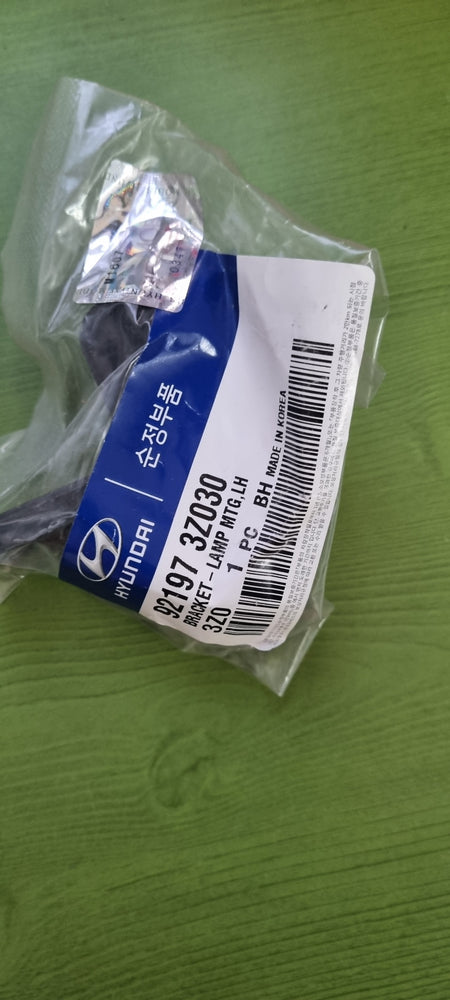 921973Z030-BRACKET-HEAD LAMP MTG SUPPROT