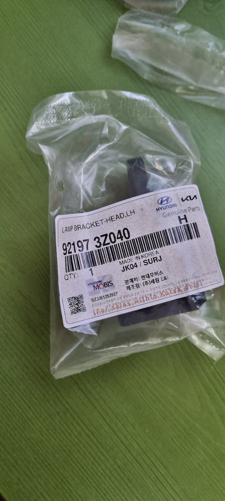 921973Z040-SUPPORT BRKT