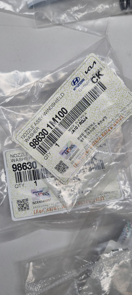 986301M100-NOZZLE ASSY-WINDSHIELD WASHER