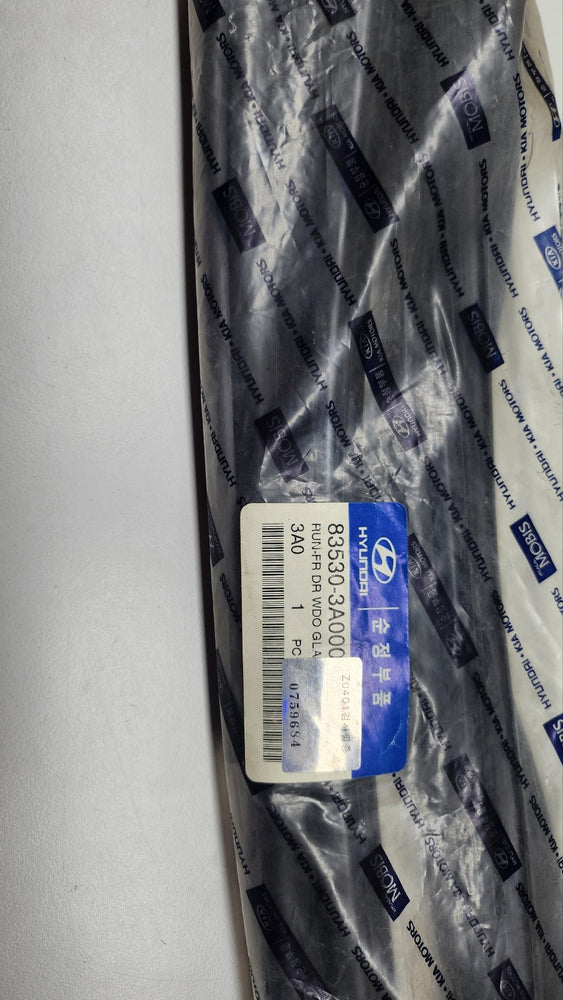 835303A000-RUN ASSY-RR DR WDO GLASS LH