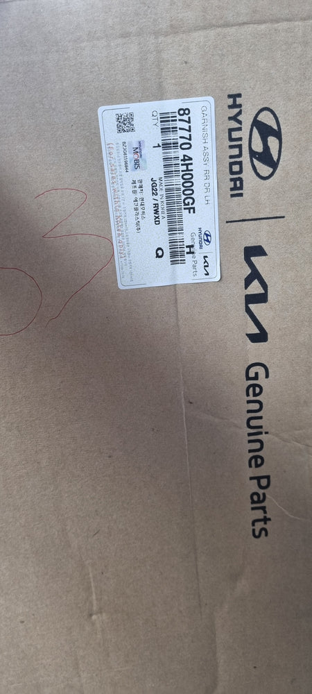 877704H000GF-GARNISH ASSY-RR DR LH