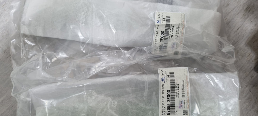826552E000-BASE ASSY-FR DR O/S HANDLE LH