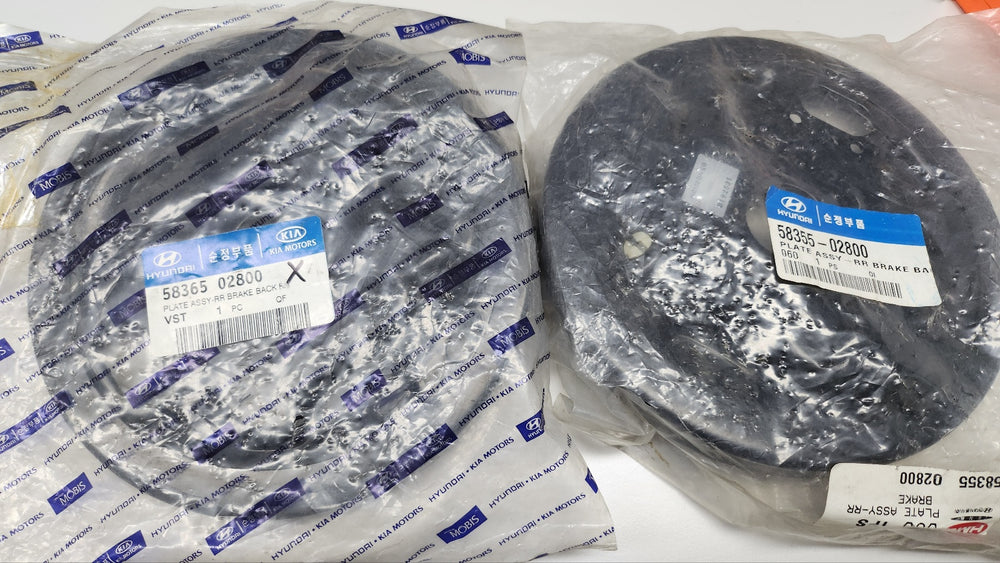 5836502800-PLATE ASSY-RR BRAKE BACK RH