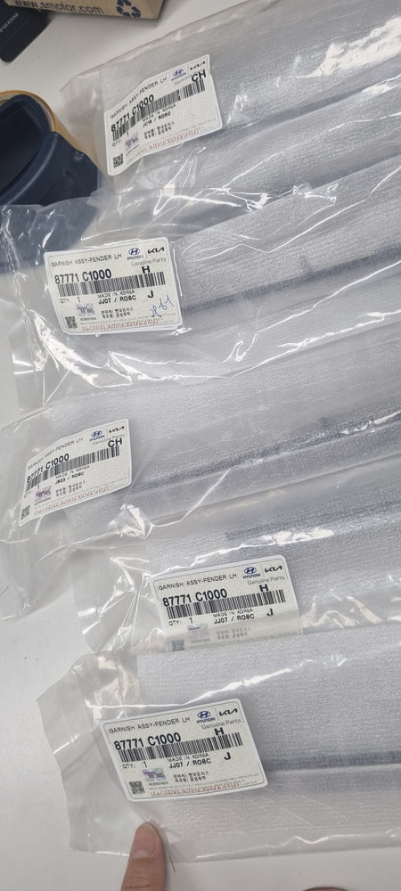 87771C1000-GARNISH ASSY-FENDER LH