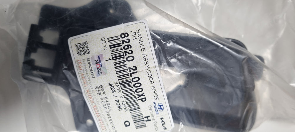 826202L000XP-HANDLE ASSY-DR I/S RH