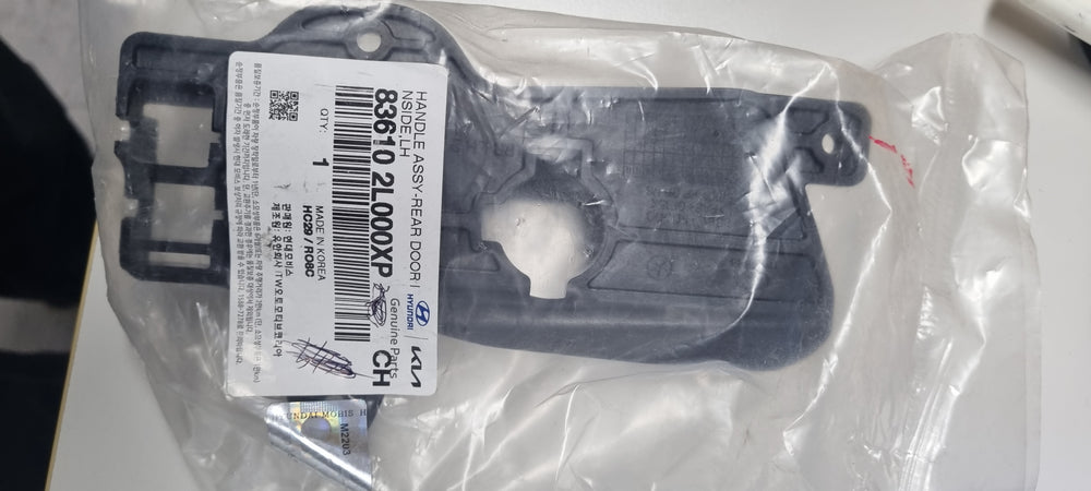 836102L000XP-HDL ASSY-RR DR I/S LH