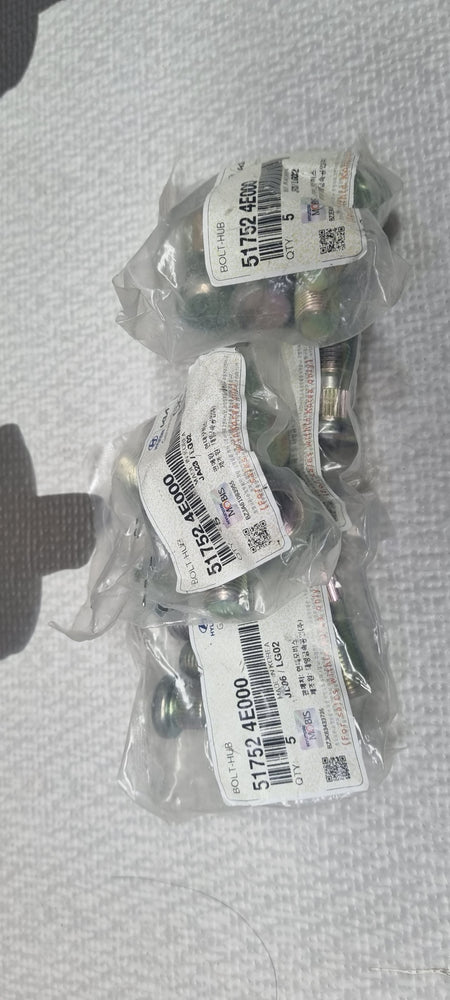 517524E000-BOLT-HUB