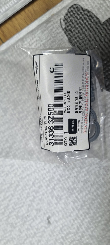 313363Z500-CLIP-FUEL TUBE