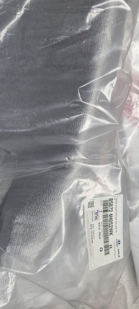 858724H052WK-TRIM ASSY-FR DR SCUFF RH
